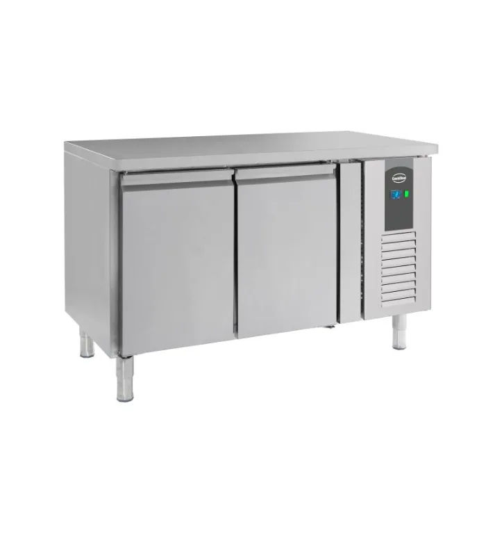 Edelstahl-Kühltisch – 449 LITER, 4 Türen, Umluftkühlung, 2230 × 600 × 850 mm